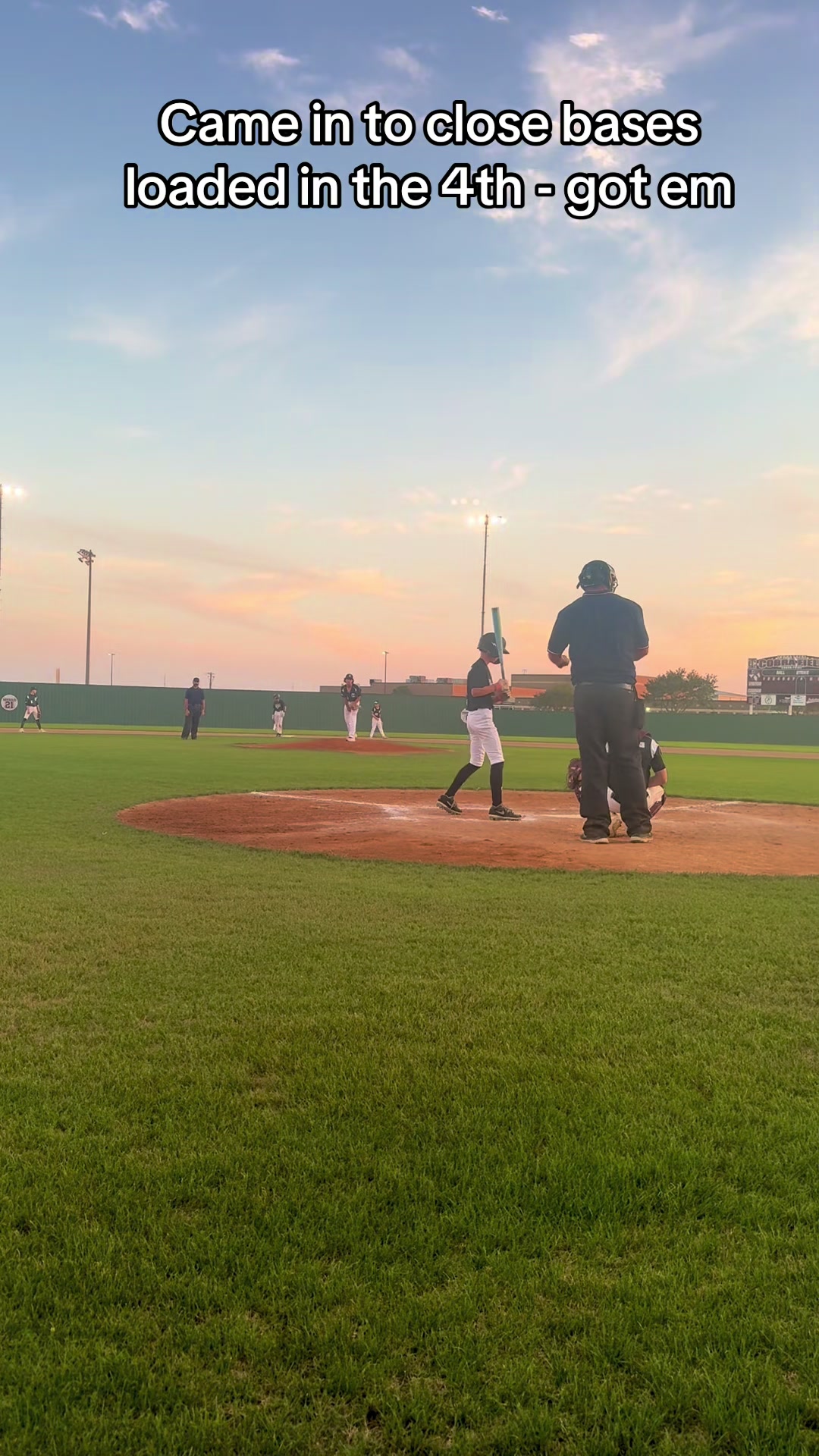 @JNicole✝️💪🏼⚾️🎸🏈