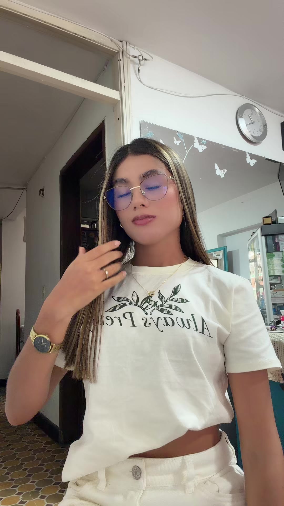 @Laurita