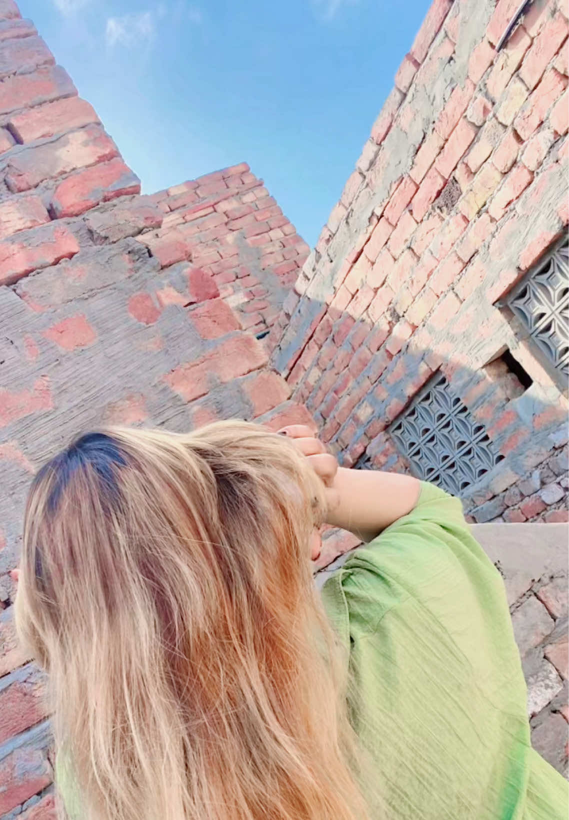 @aroojkhansm