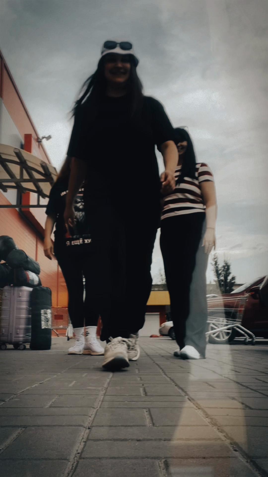 @🖤