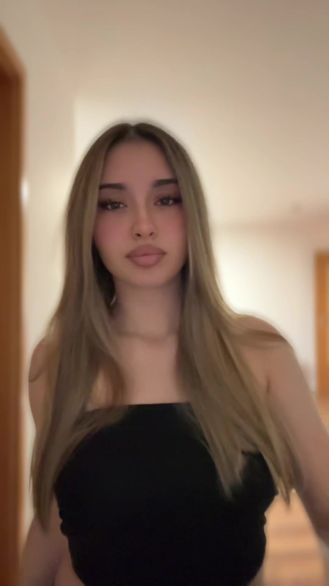 @⃟