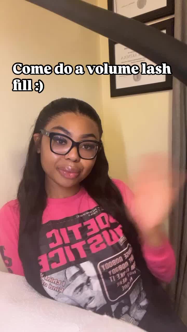 @lashbombbeauty