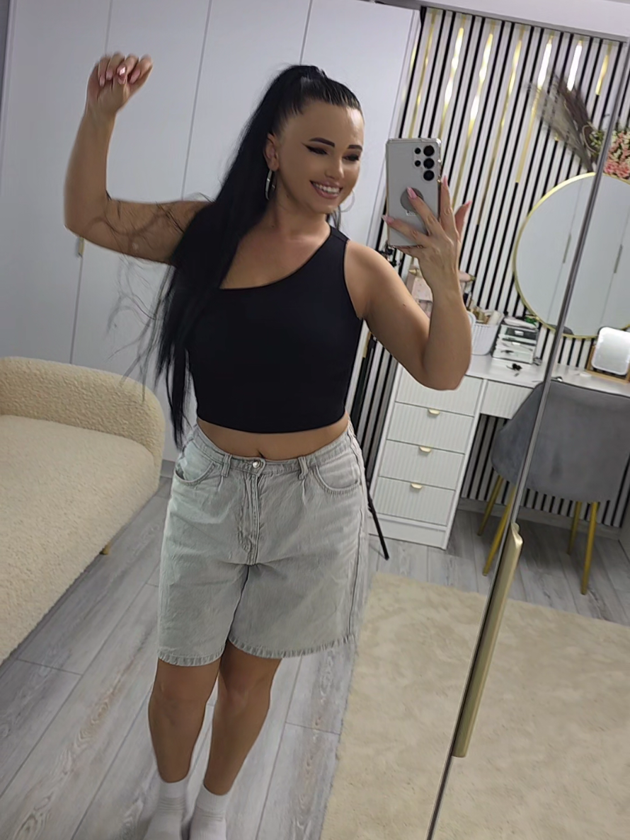 @Adina93