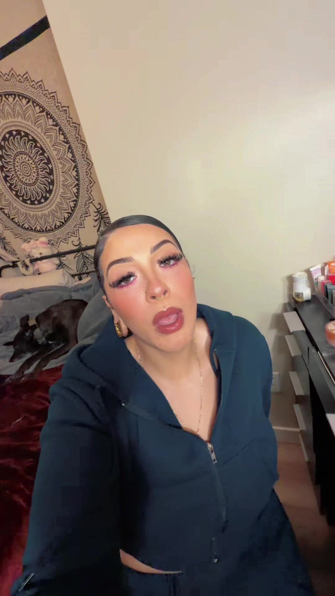 @Bzurcc