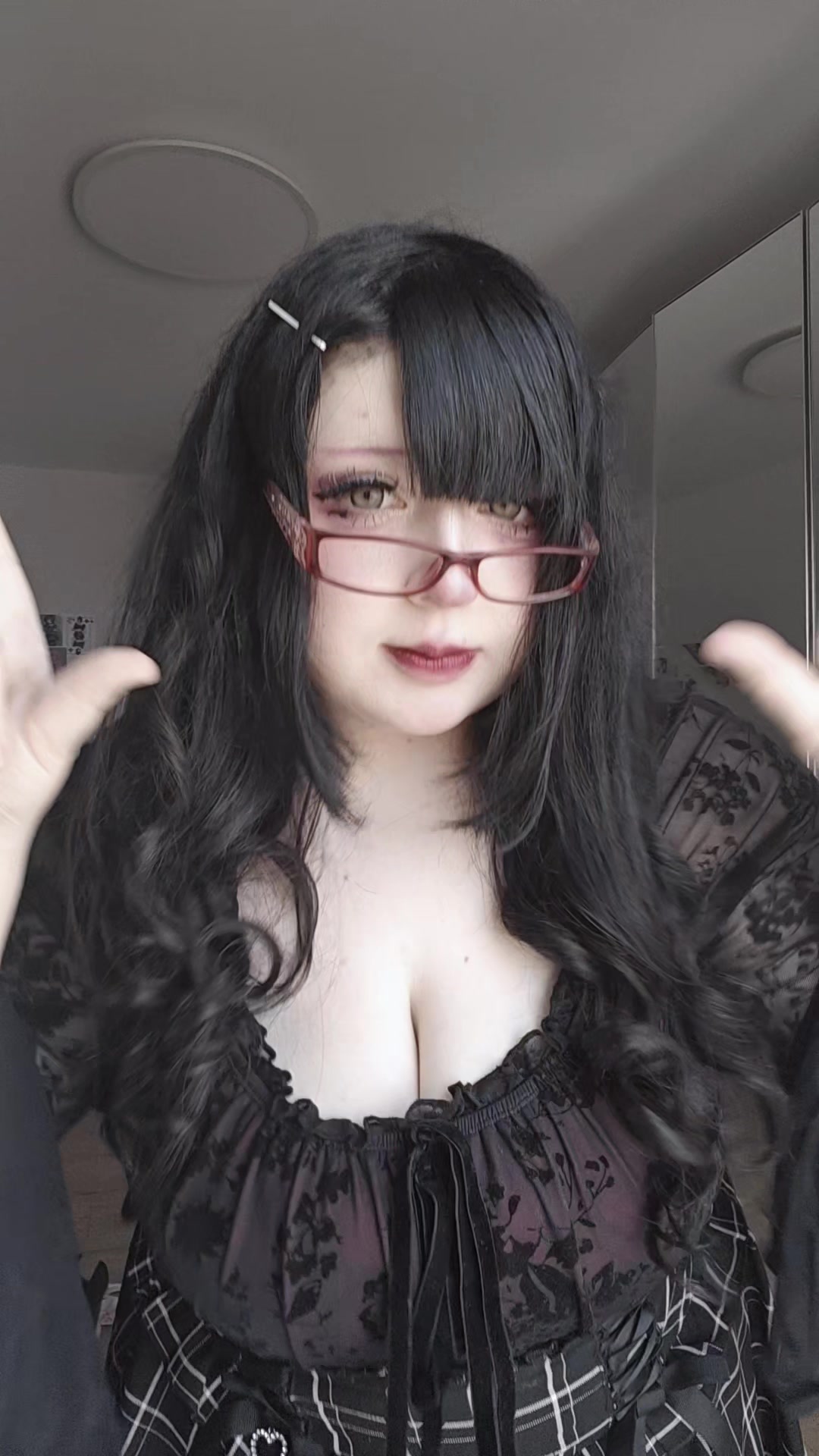@aya*゚⚞•⚟
