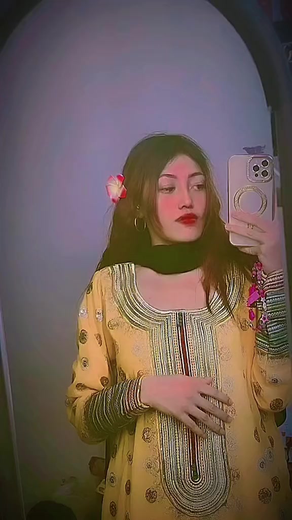 @𝑫𝒆𝒅𝒆 𝑵𝒐𝒗𝒊𝒕𝒂:)🥀🐛