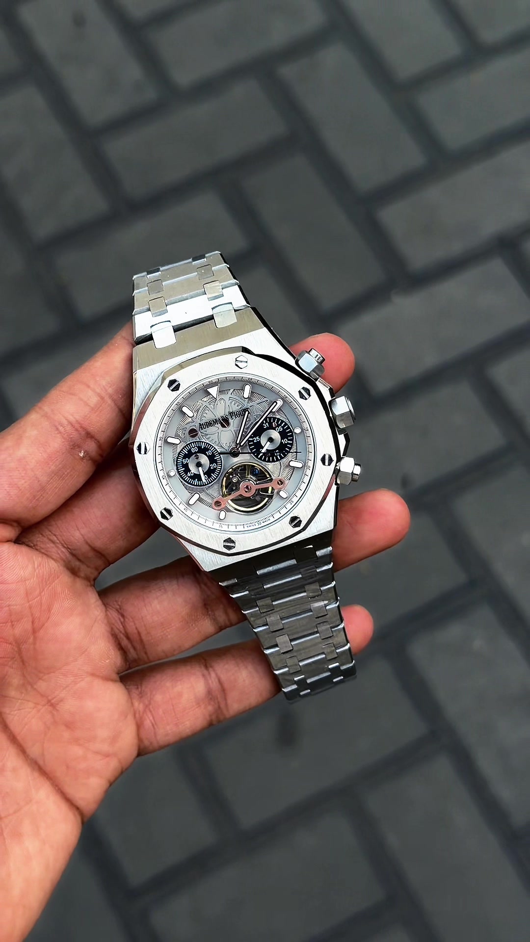 @Watch World