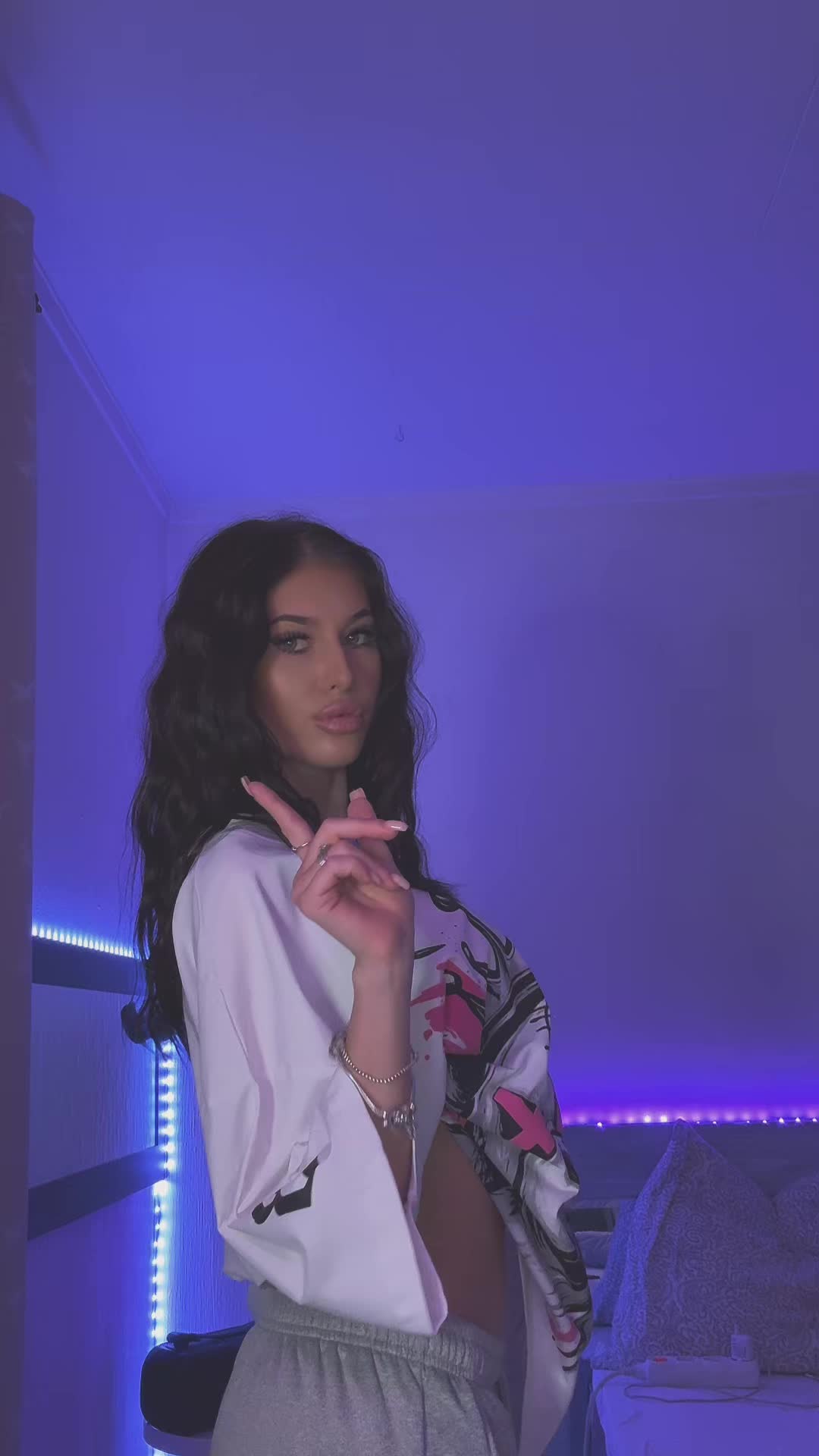 @𝘈𝘭𝘦𝘹𝘢𝘯𝘥𝘳𝘢