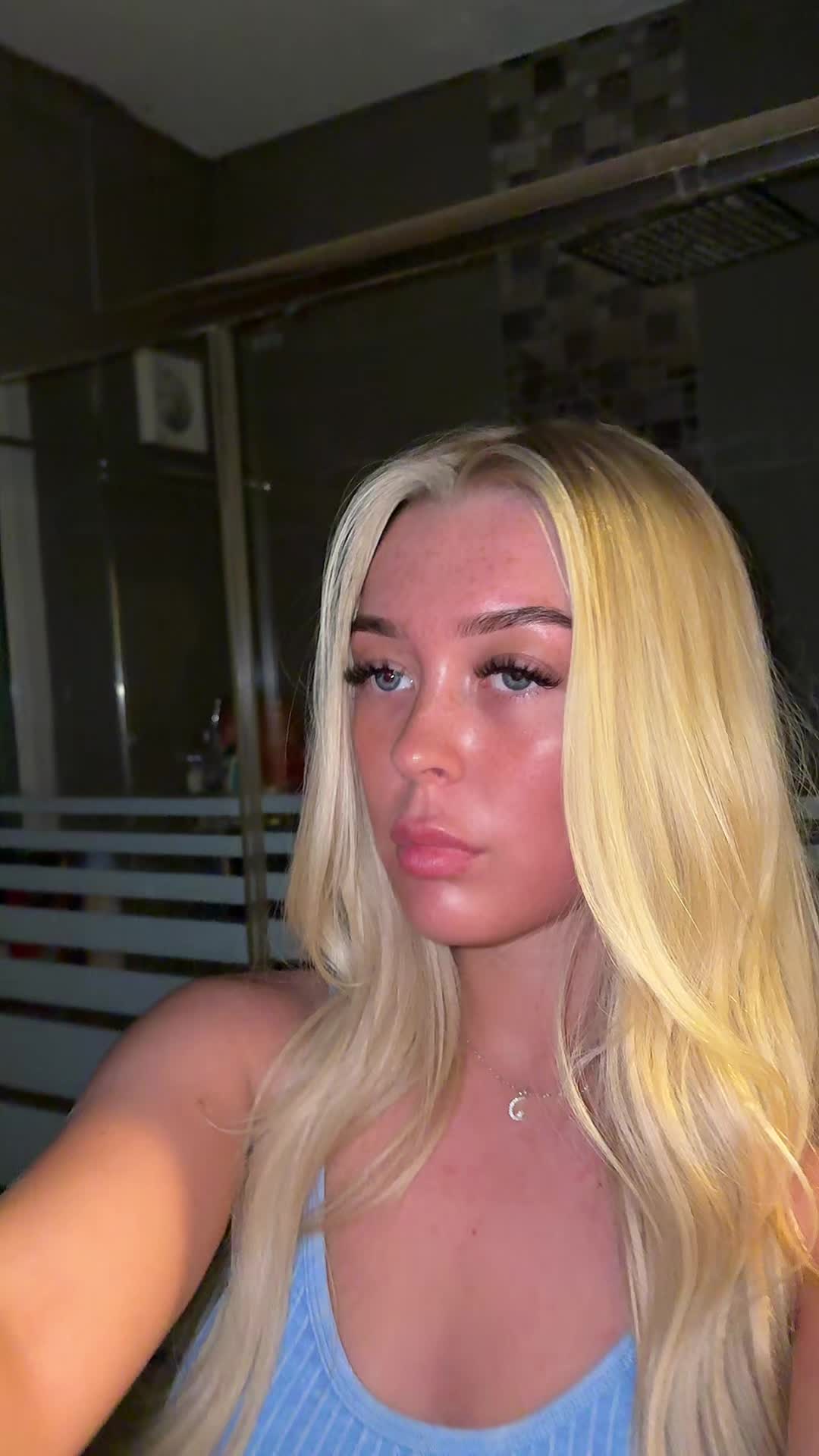 @𝒞𝑜𝓃𝓃𝒾𝑒-𝓁𝑜𝓊 🎀