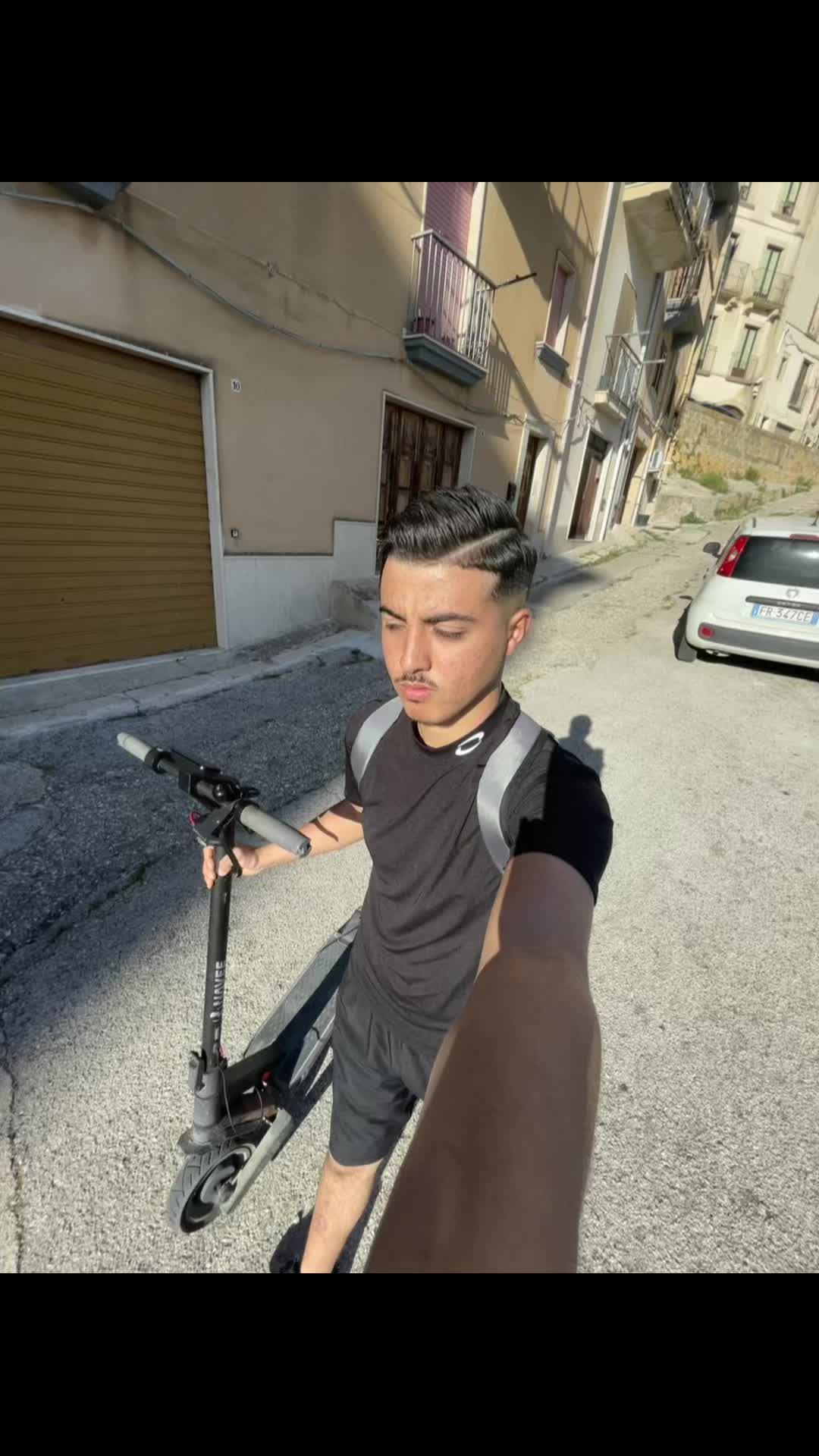 @«