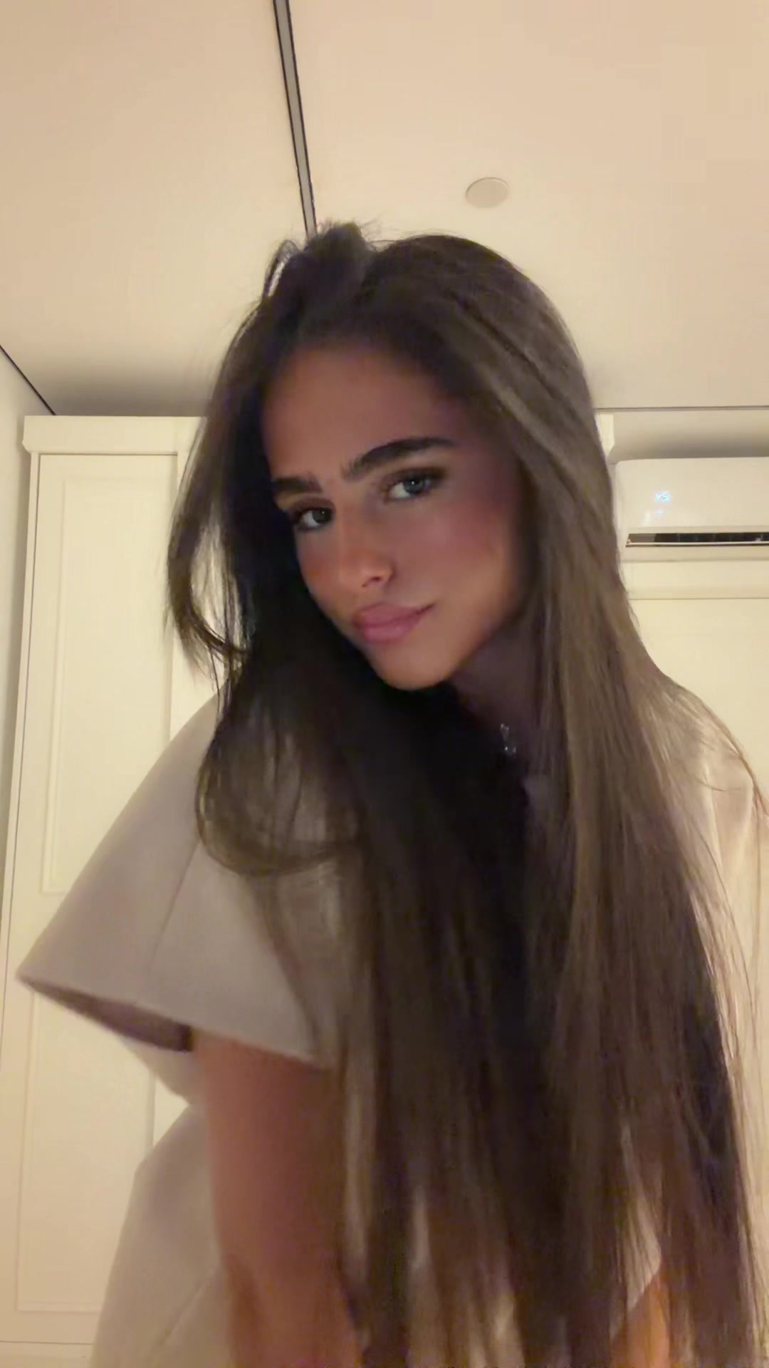 @שירז רחמין | מעצבת גבות וריסים