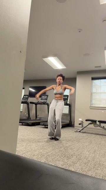 @lovelyybai