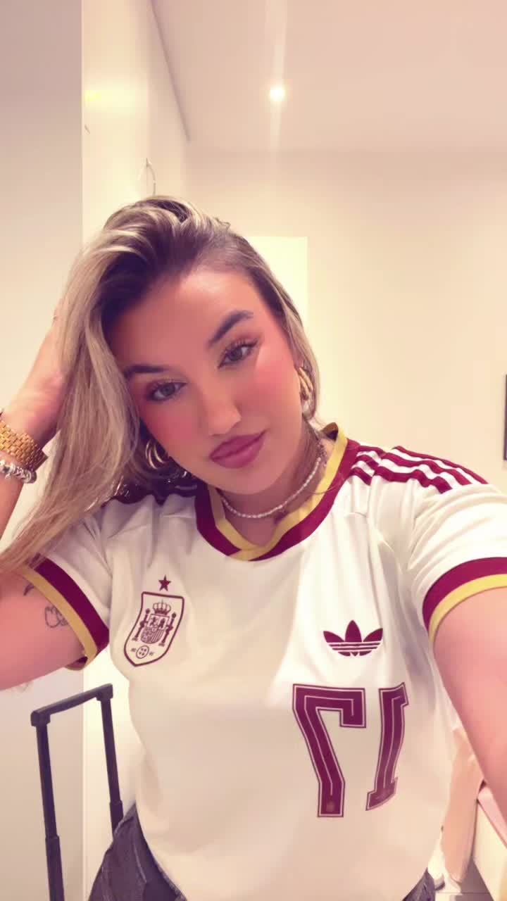 @Alba🕷️