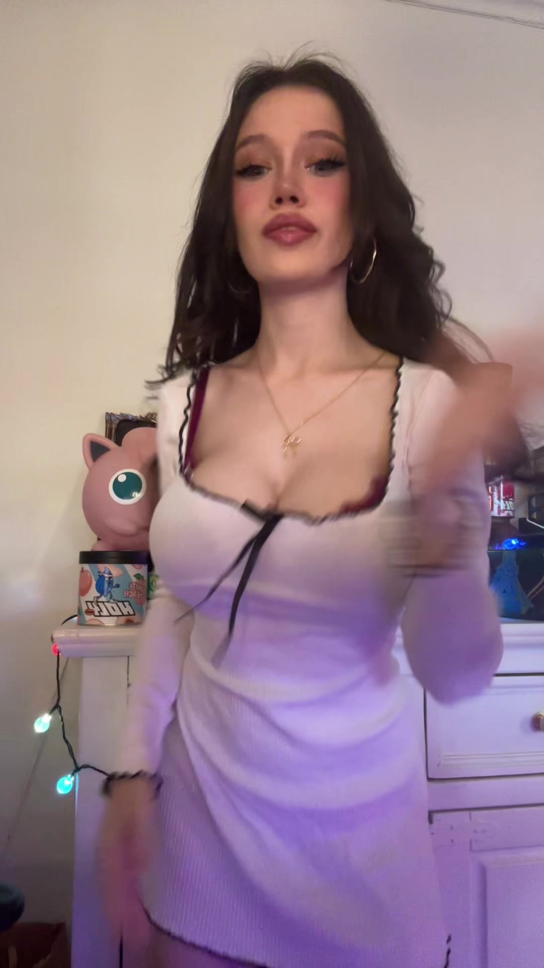 @Charlyne twitch.tv/charlyne