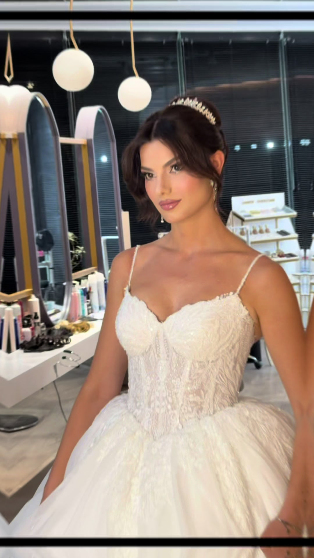 @hair_makeup_artist_Mario