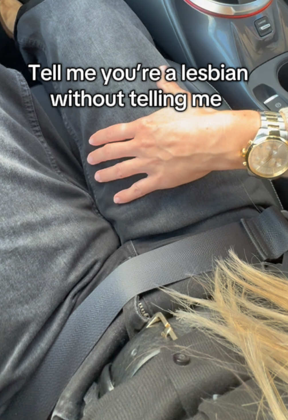 @Lisa J Evans sapphic author ⚢