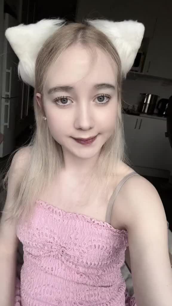 @thecutemirrorgirl