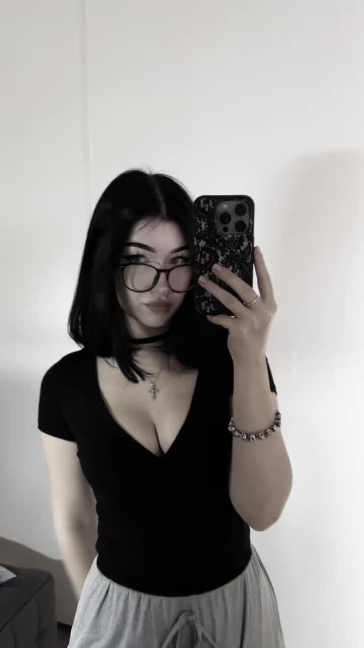 @анютка
