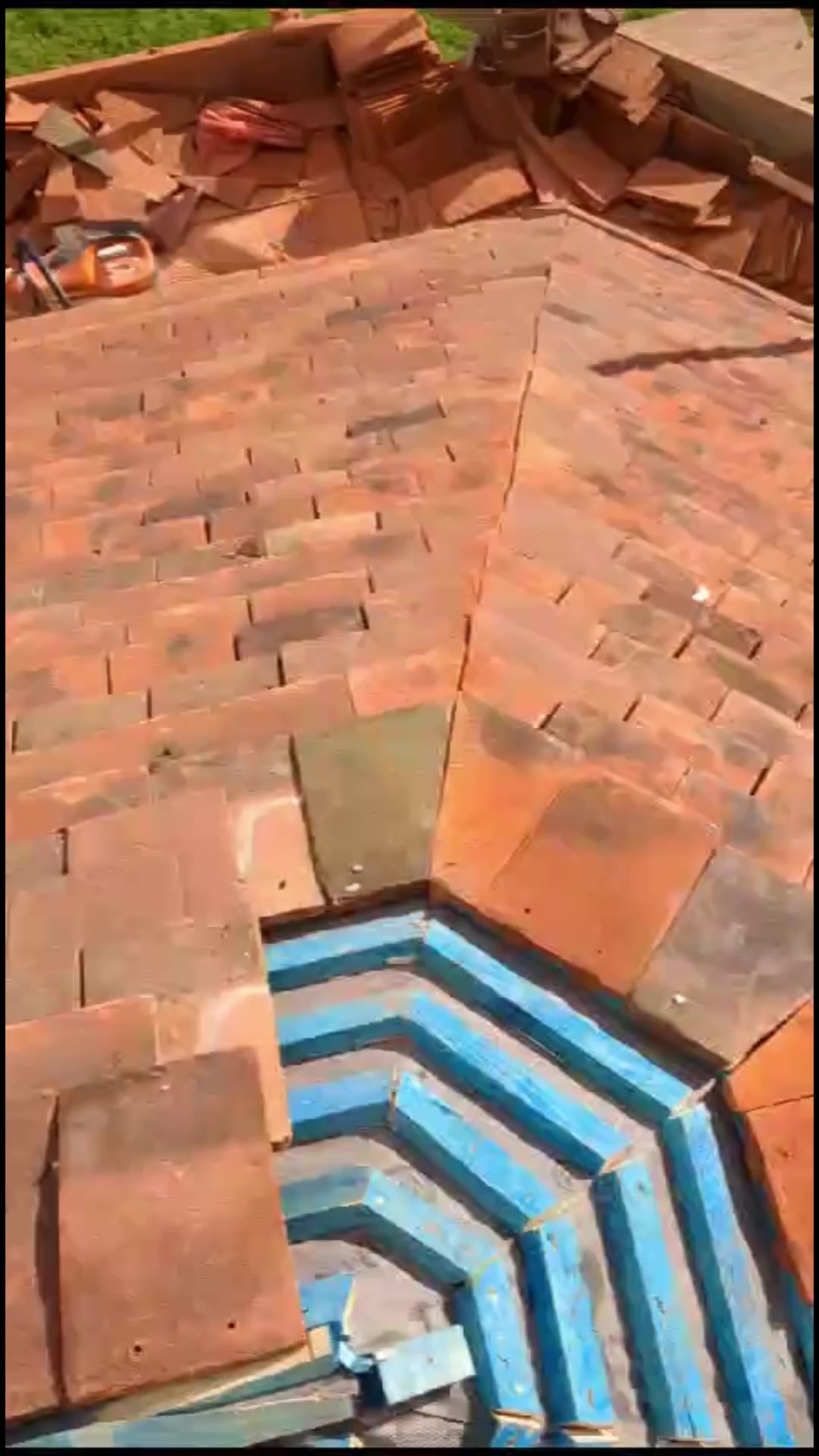 @Look Sharp Roofing
