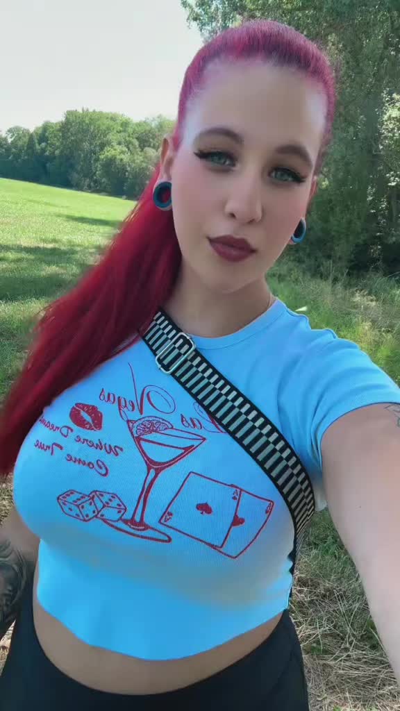 @Vivi😈