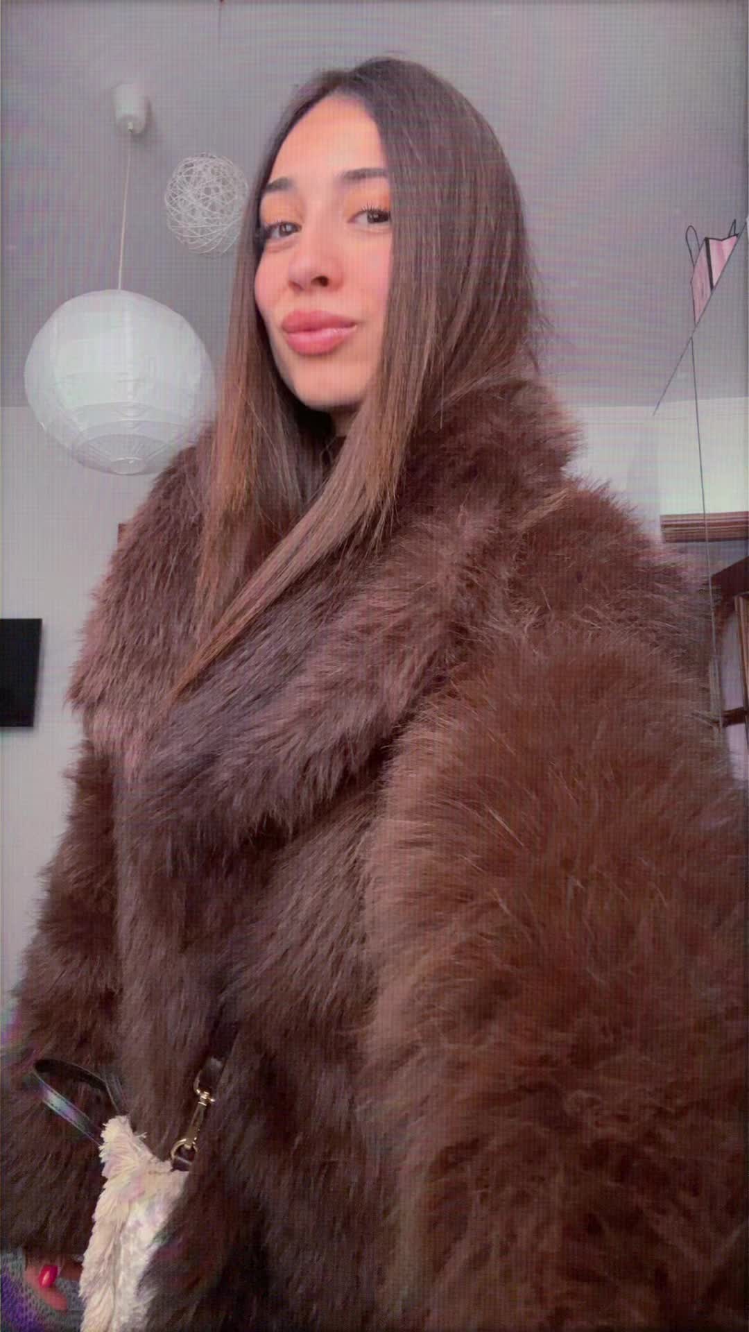 @Frizzii_