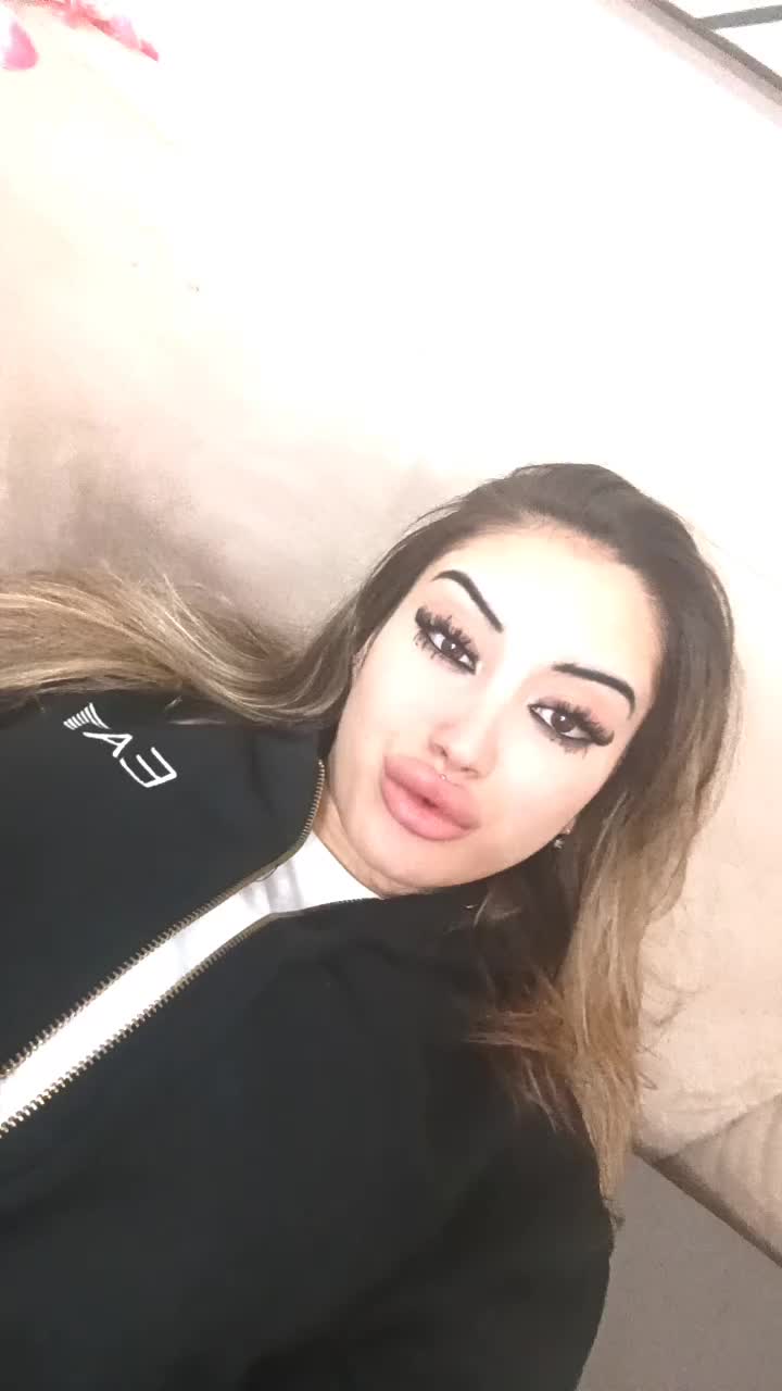 @auroraliotta__