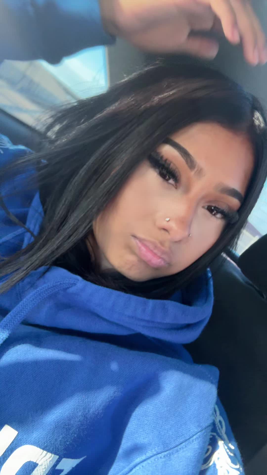 @⃟