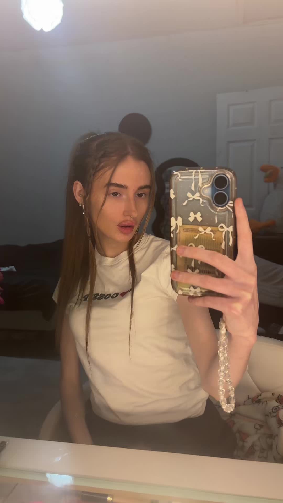 @ell 👩&zwj;❤️&zwj;💋&zwj;👩