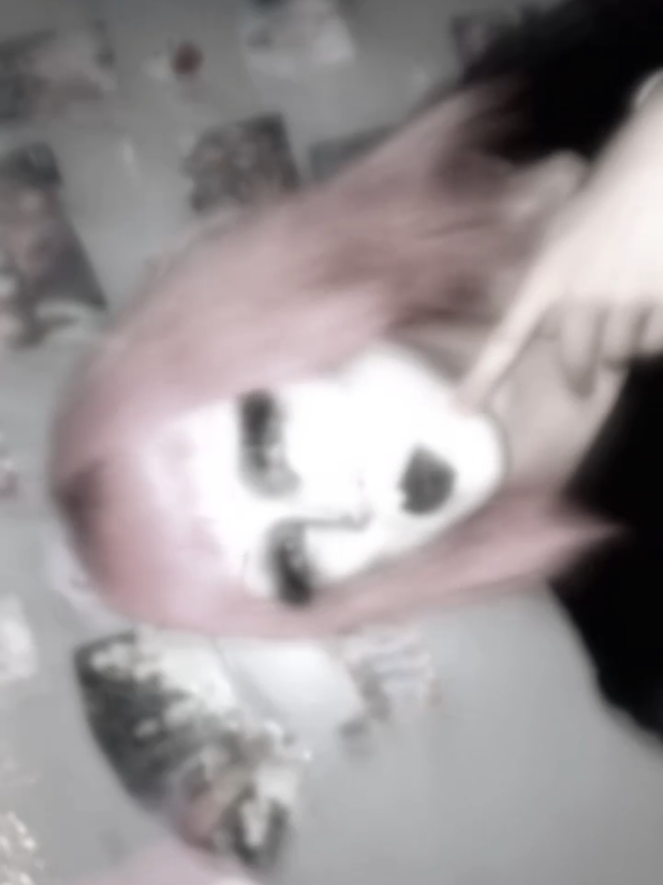 @charlie_d0ll