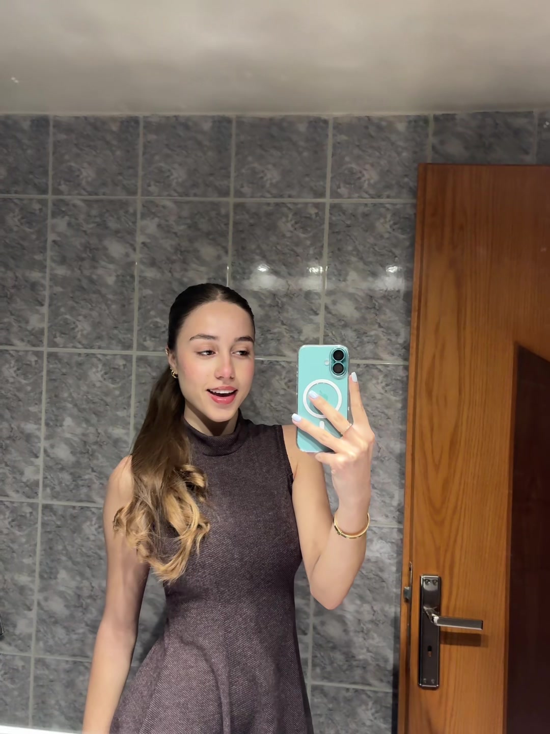 @leaamalaeb