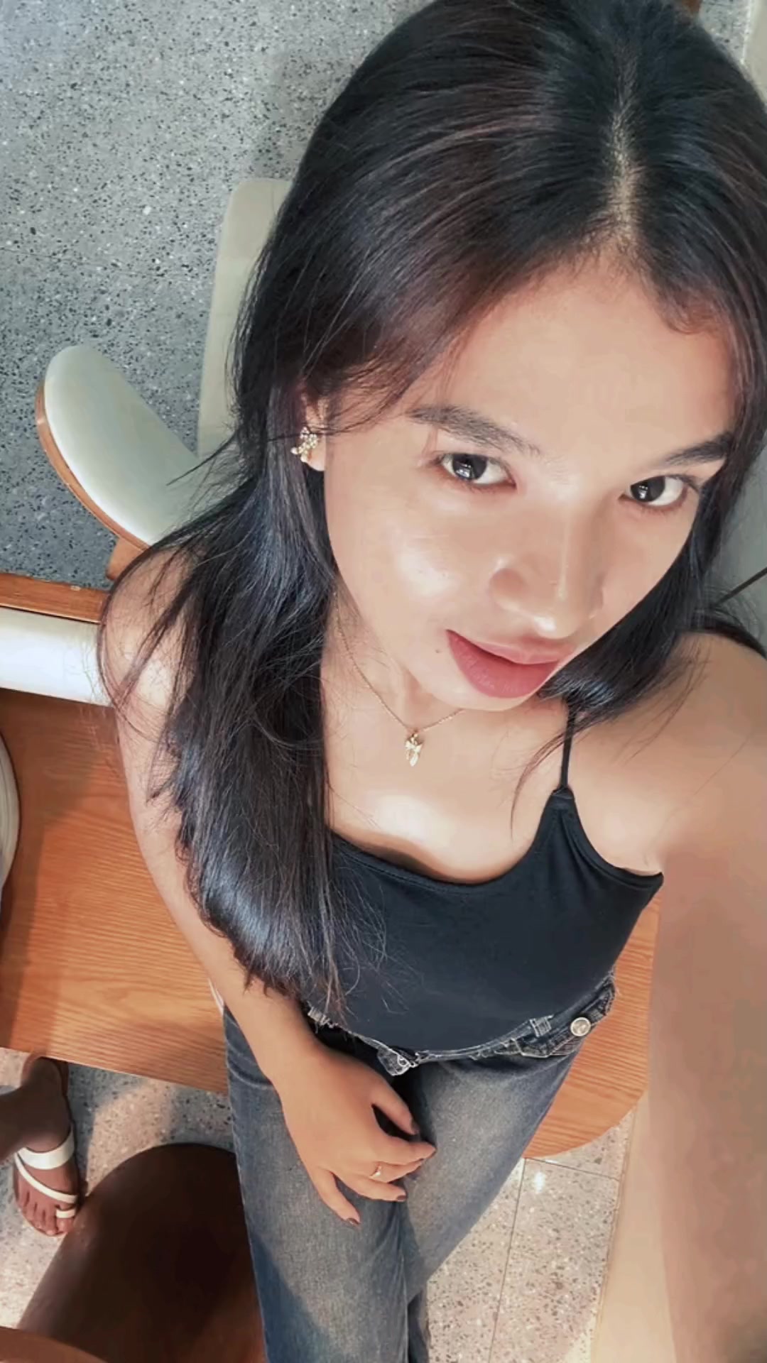 @Ω