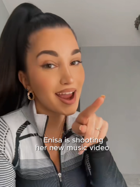 @Enisaland