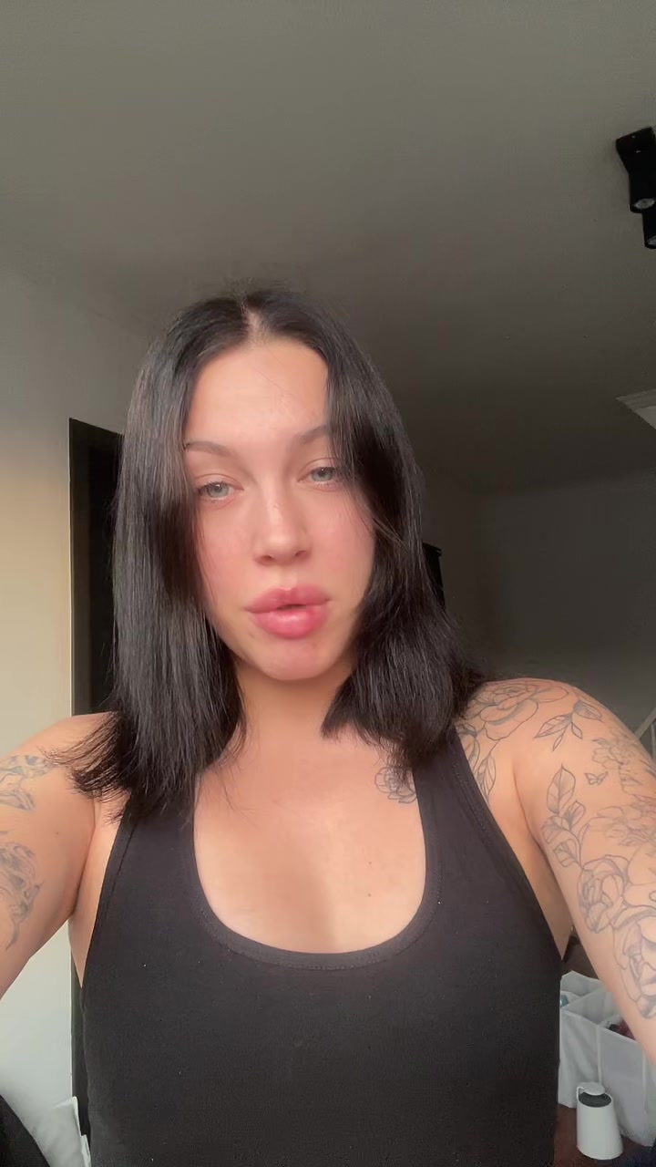 @tysia| ig; tvdmz