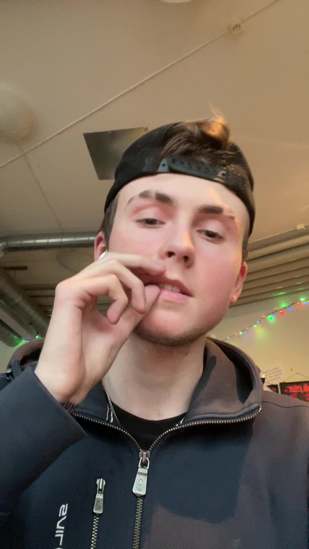 @Crazyswedishreviewz