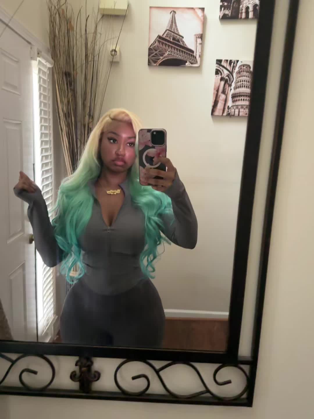@￶