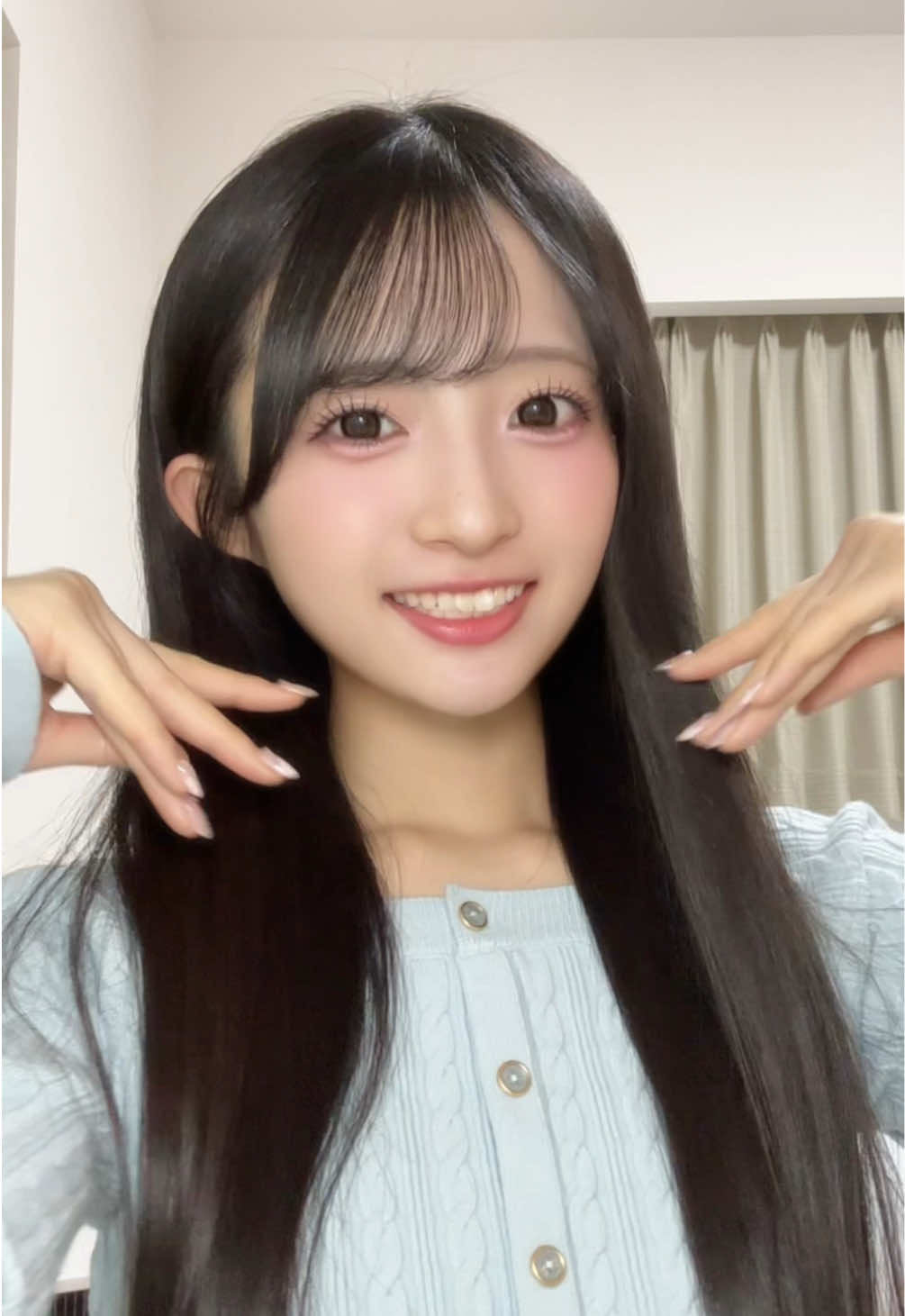 @秋山由奈