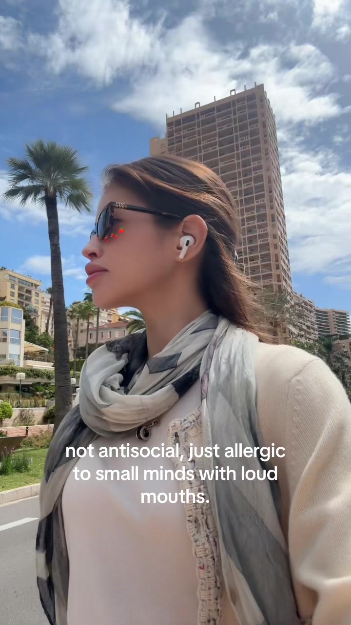 @NOTYOURMONACOGIRL