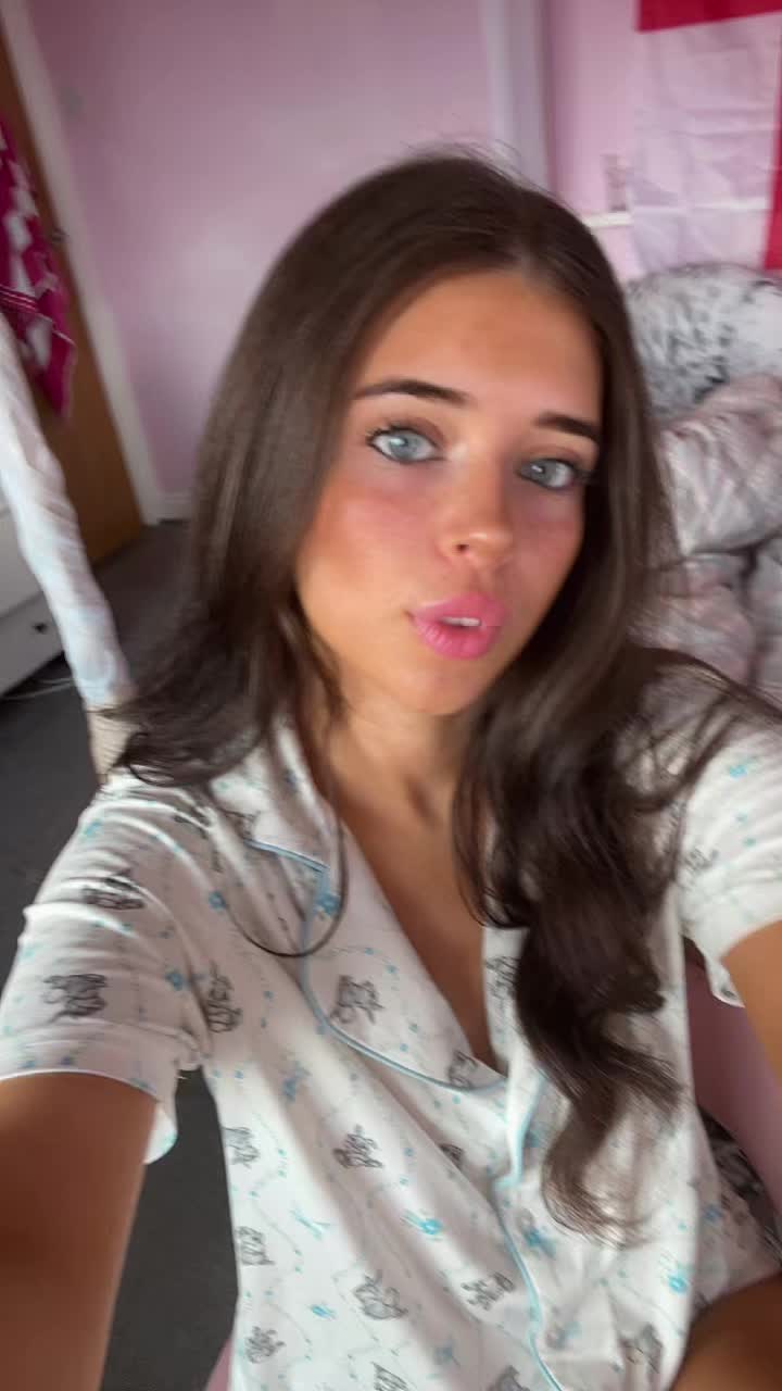 @phoebemaypublicpriv