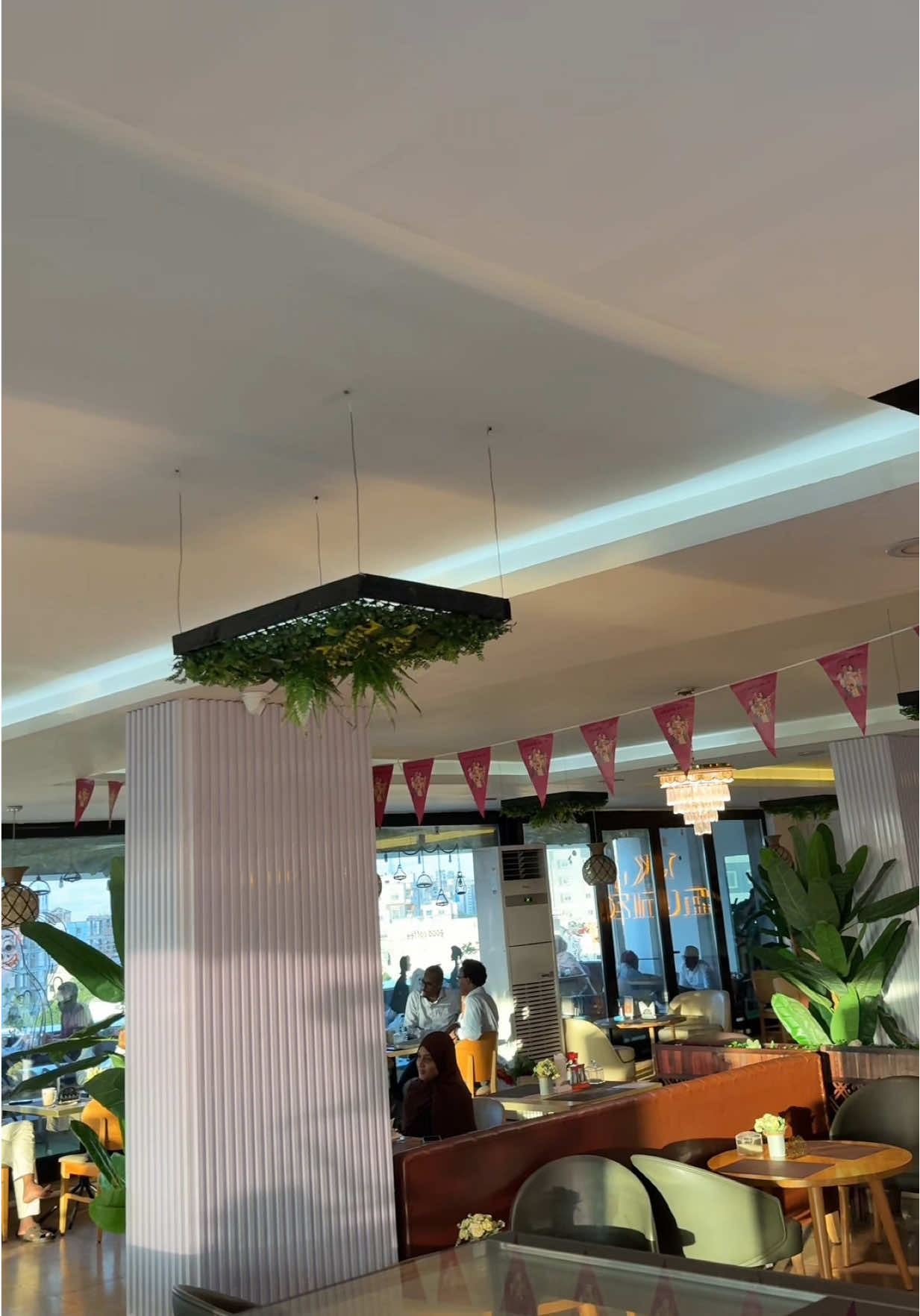 @muniza Restaurant