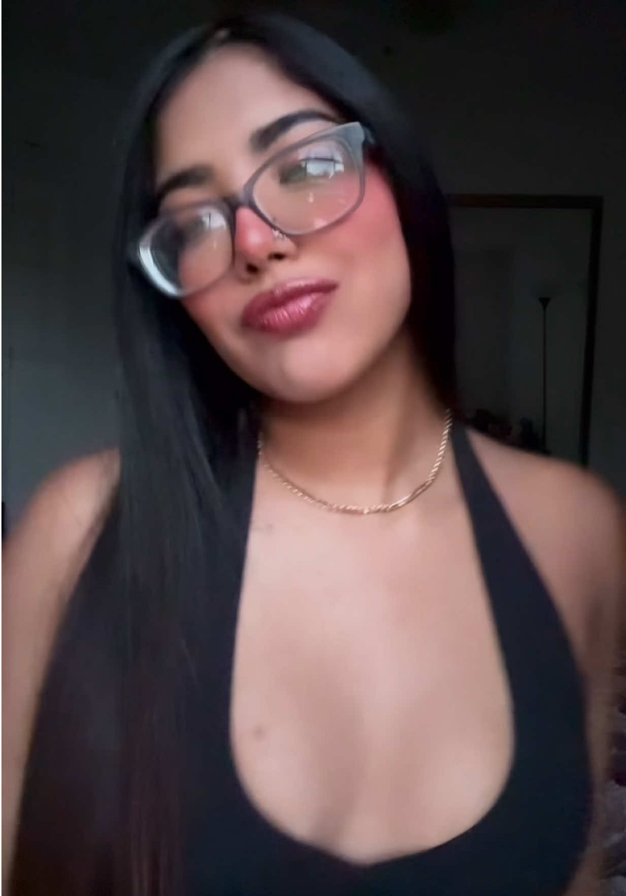 @Yvls