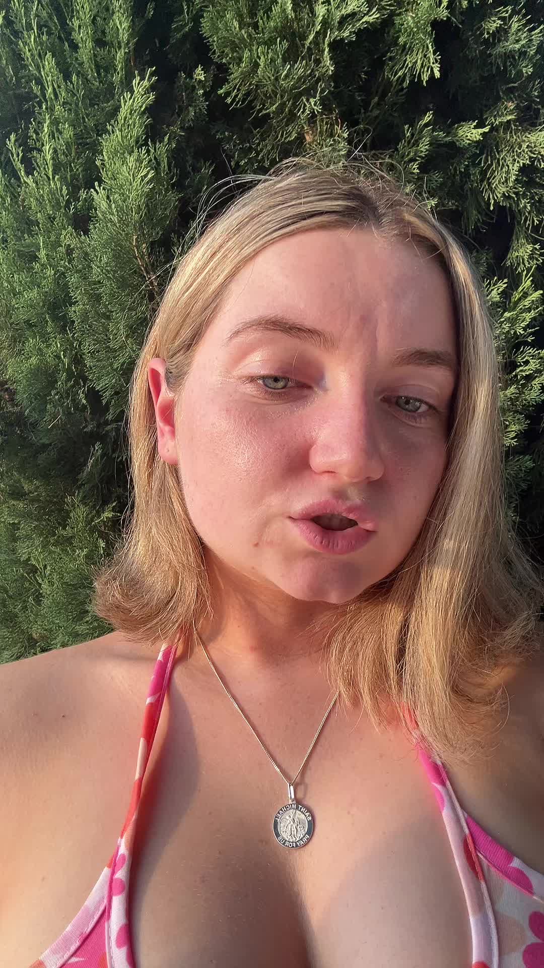 @tessistalking