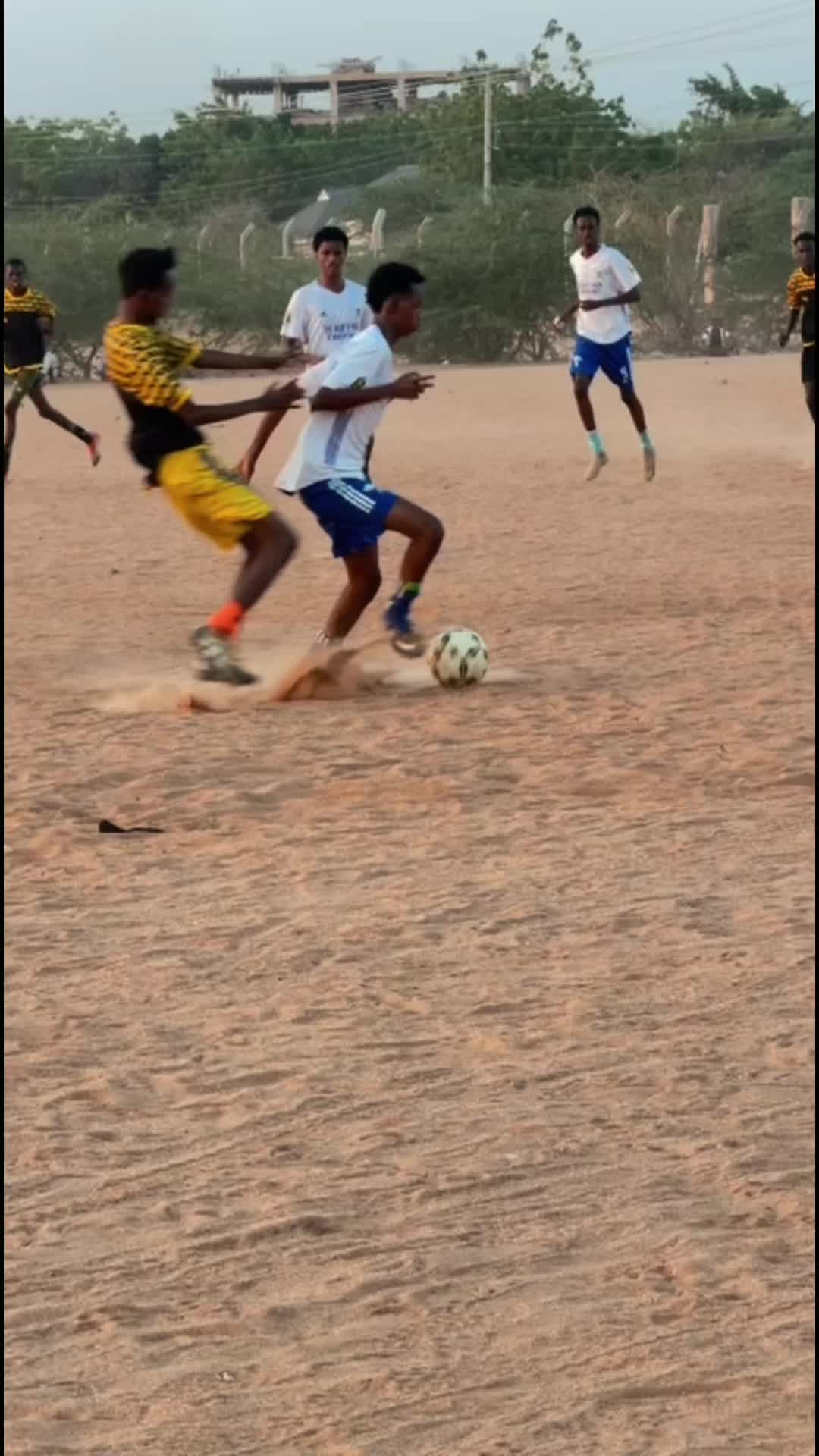 @WHITE EAGLES CF