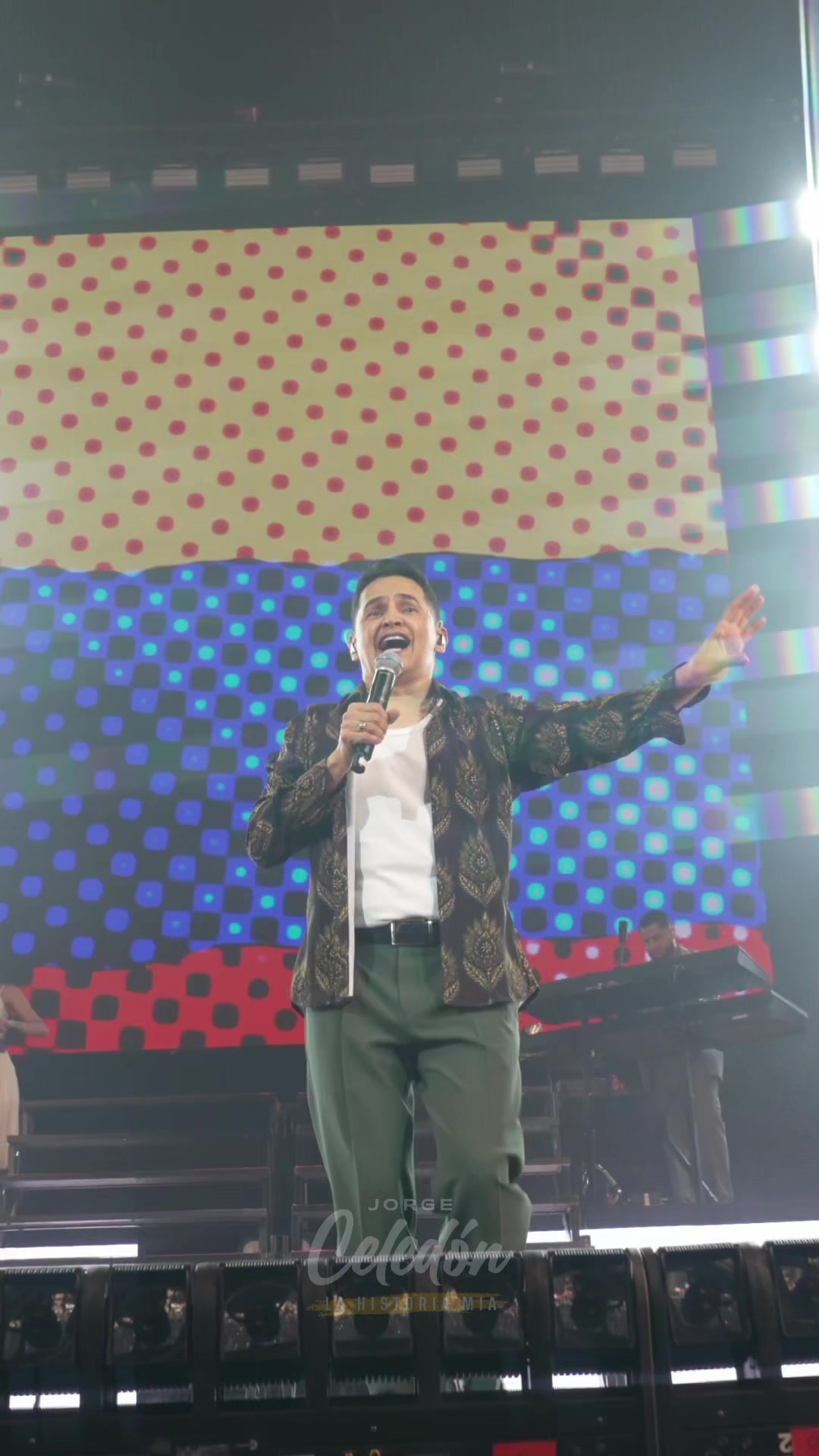 @Jorge Celed&oacute;n