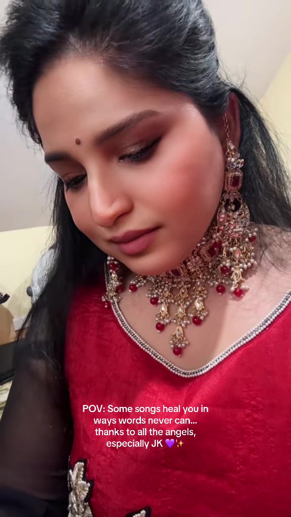 @Dimple..Queen👑