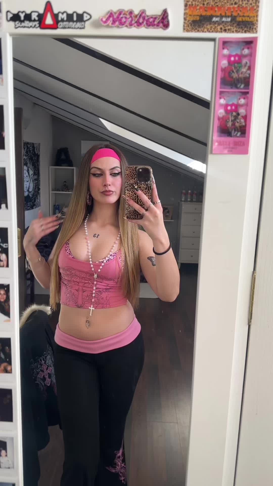 @𝑨𝒃𝒓𝒊𝒍 𝑪𝒂𝒔𝒕𝒊𝒍𝒍𝒐💎