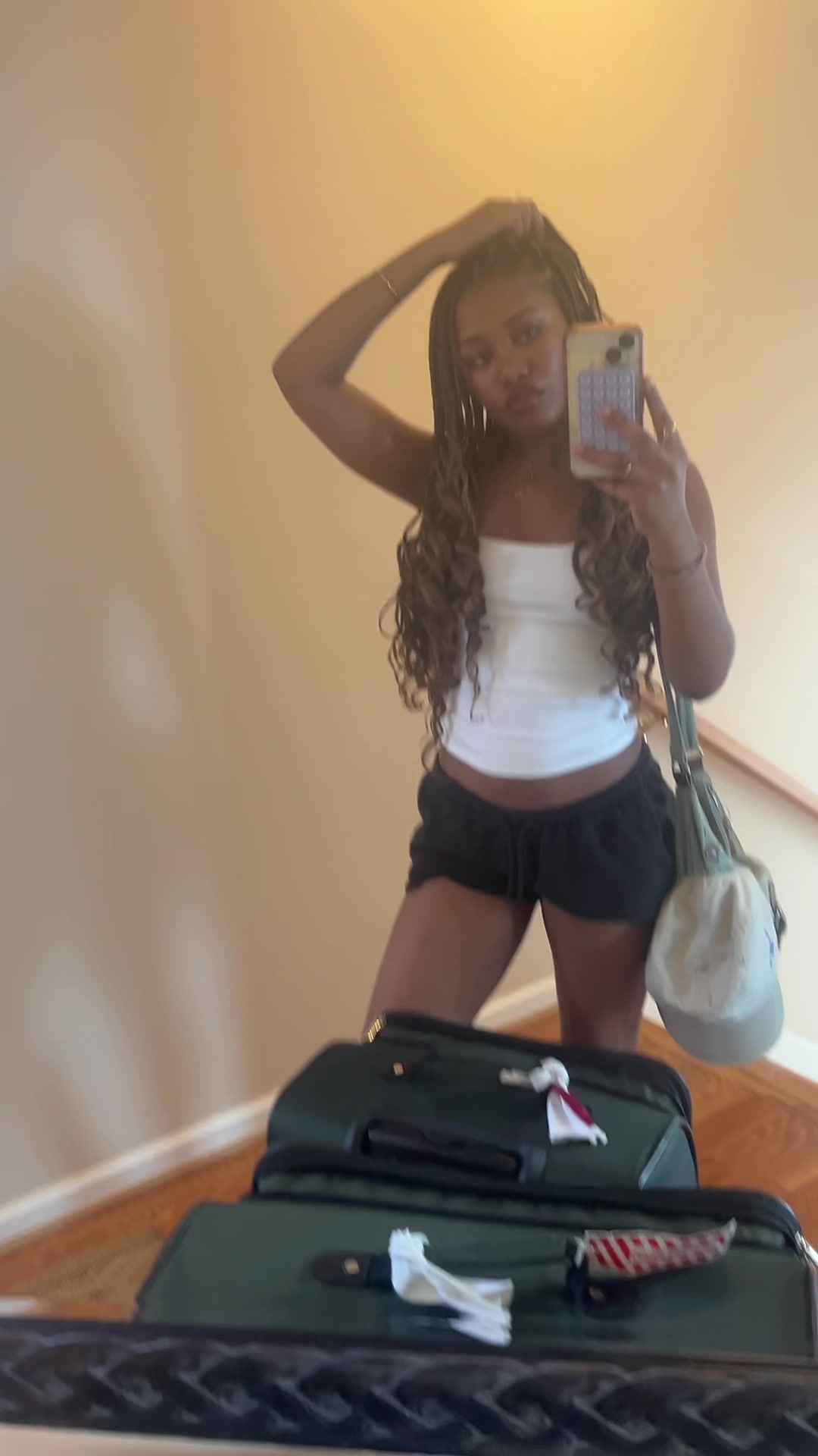 @Bella