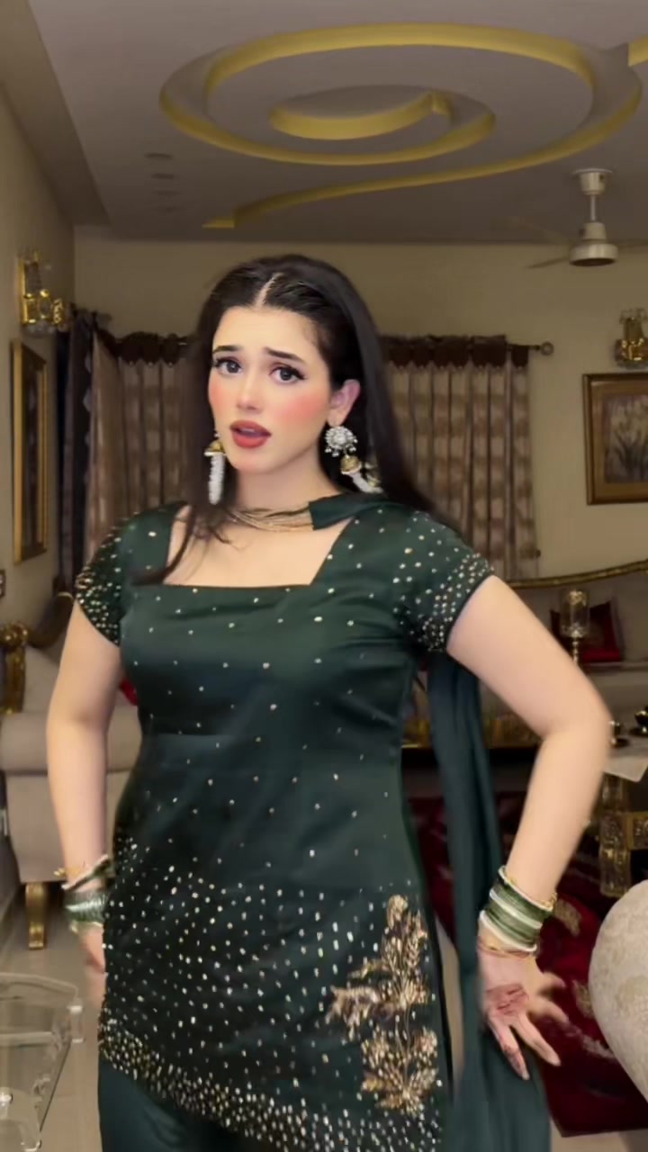 @Alina Amir