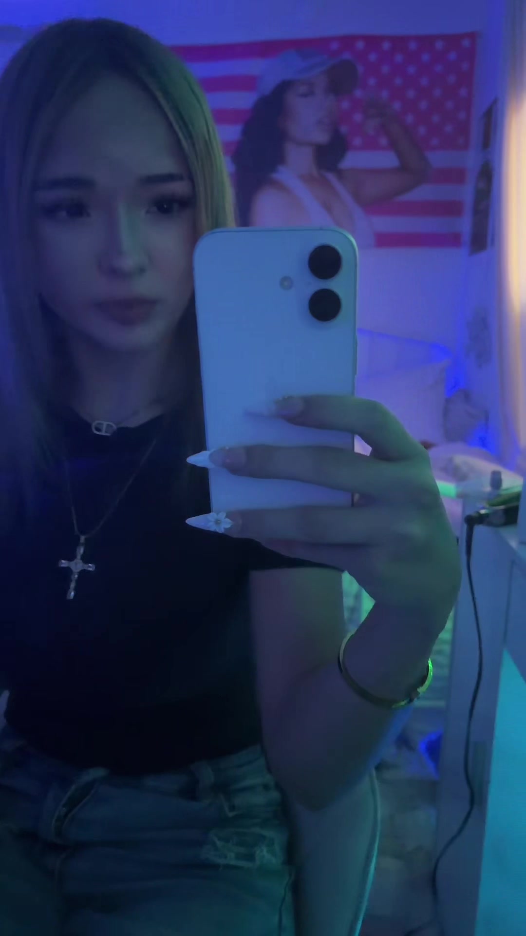 @evii 🥂🤍🧸