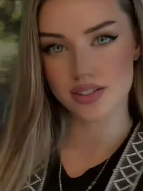 @LEYLA🍓🦋💫