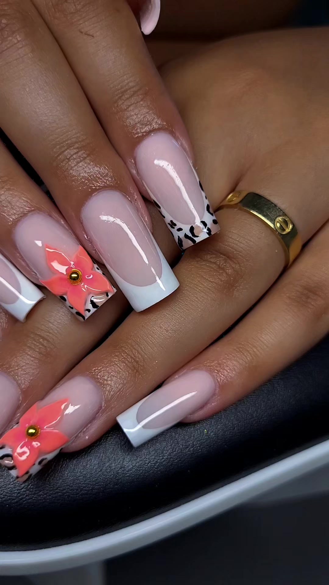 @Monique